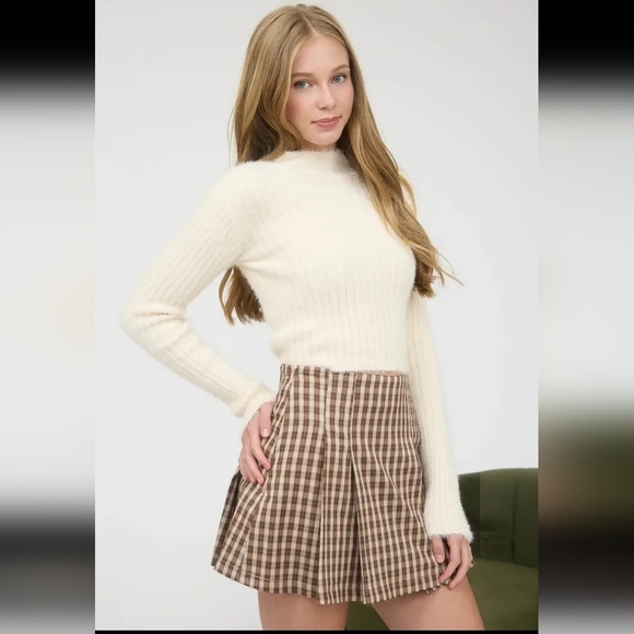 the workshop Sweaters - 🍦 LAST ONE Vanilla Fuzzy Soft Sweater